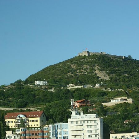 Hotel Siklad Lezhë Екстериор снимка