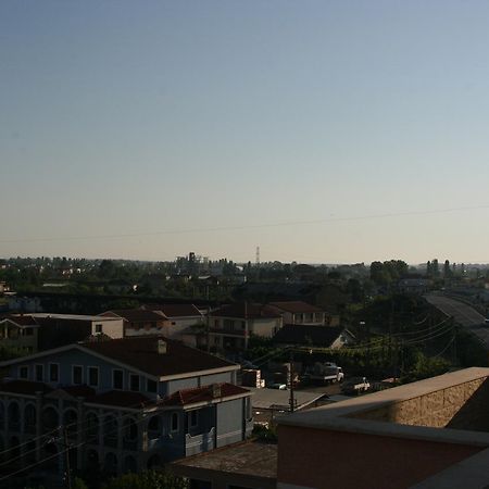 Hotel Siklad Lezhë Екстериор снимка