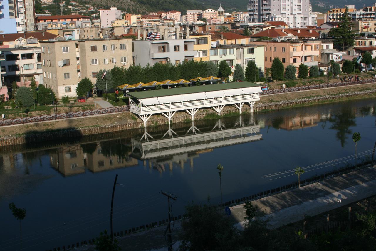 Hotel Siklad Lezhë Екстериор снимка