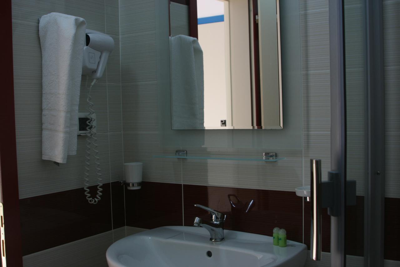 Hotel Siklad Lezhë Екстериор снимка