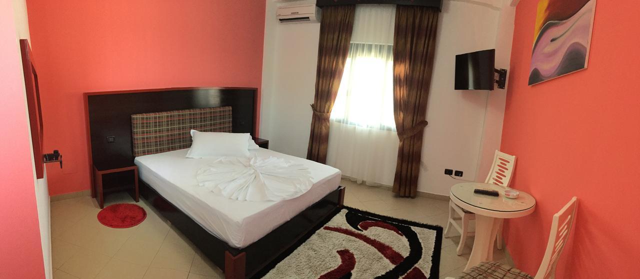 Hotel Siklad Lezhë Екстериор снимка